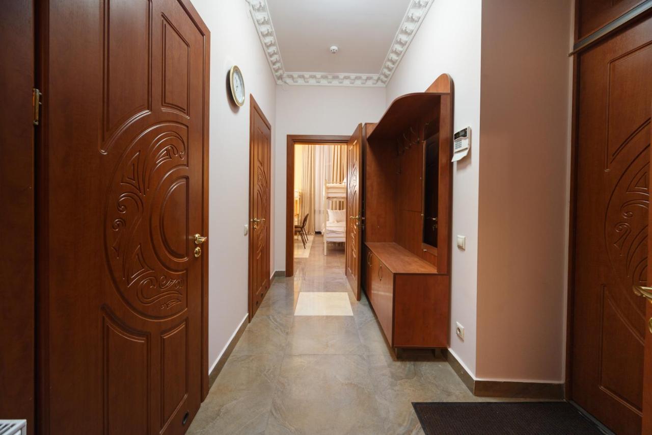Hostel Suputnyk Lviv Kültér fotó